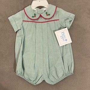 NWT Christmas Outfit Baby Boy💚